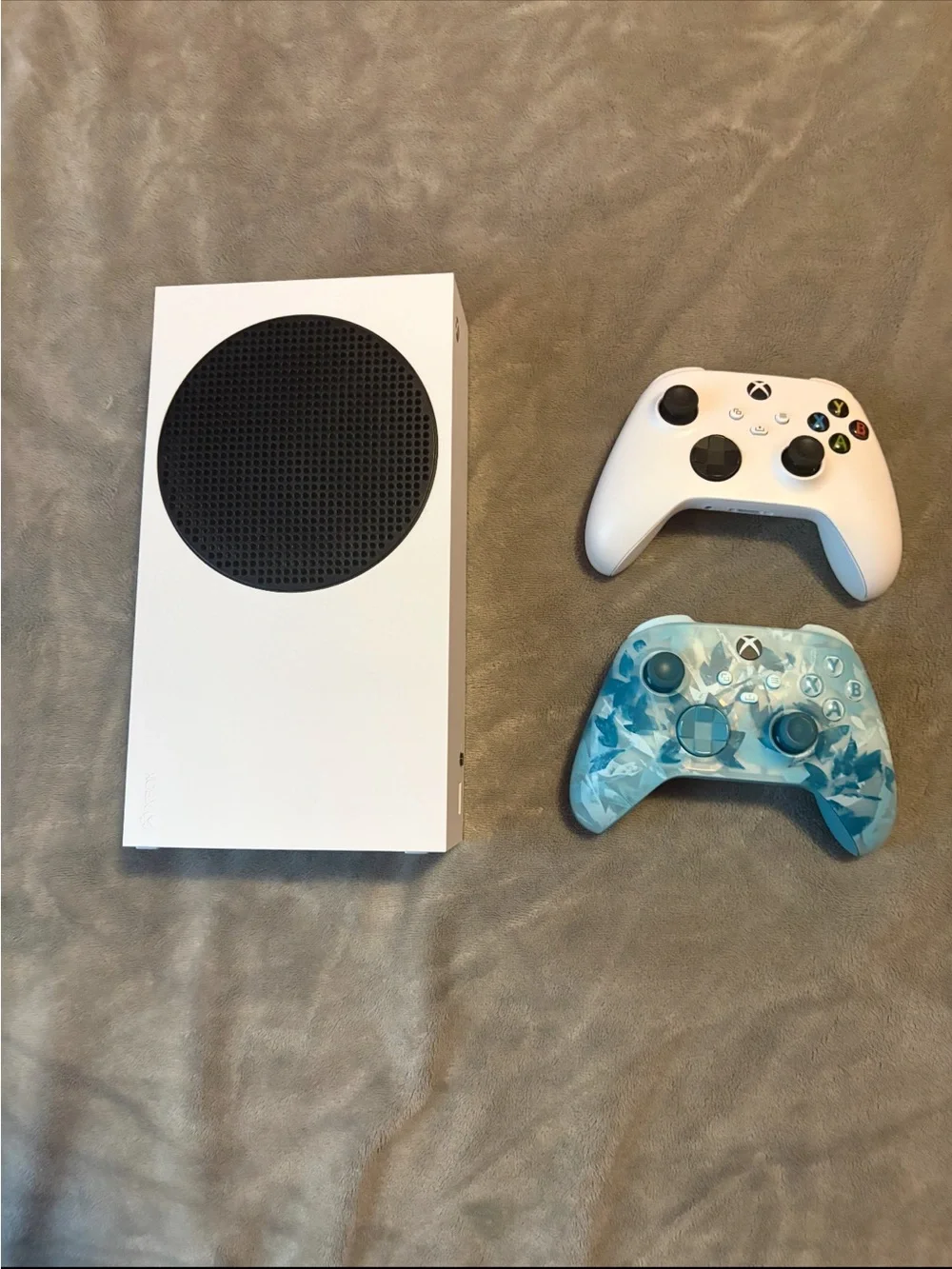 Series S 1TB with White and Blue Controllers (Third purple controller added)